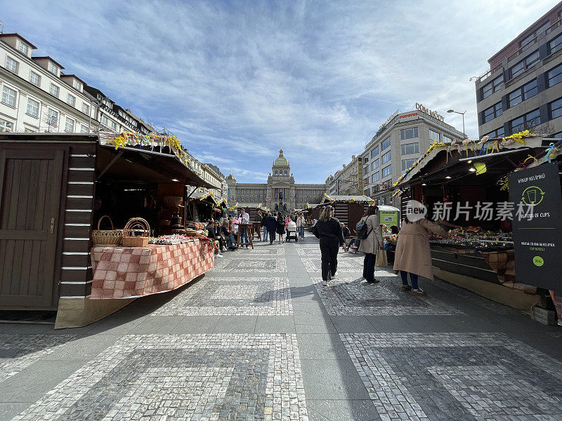 捷克共和国布拉格传统的布拉格复活节市场。瓦茨拉夫广场(Václavské náměstí)。